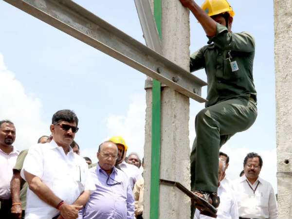 Belagavi lineman awarded Rs 1 lakh for his invention