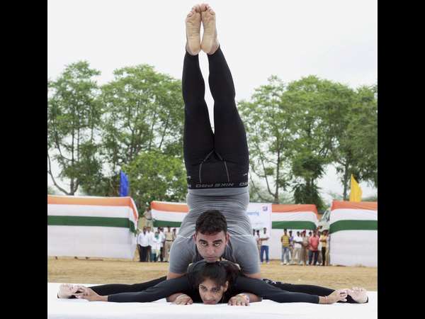 ಯೋಗ ಪ್ರದರ್ಶನ