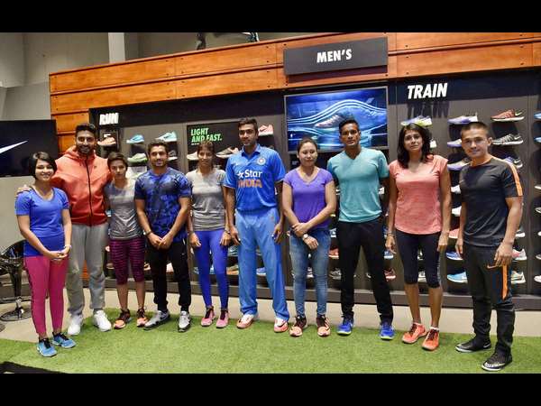 ಕ್ರಿಕೆಟ್ + ಬಾಲಿವುಡ್