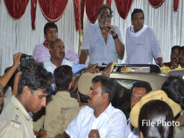 ಮಂಡ್ಯದಲ್ಲಿ ಬಣ ಜಗಳ