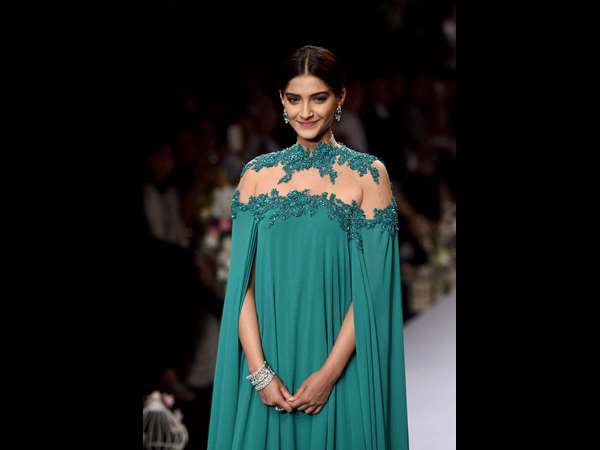 ಸೋನಂ ಕಪೂರ್ ಹೆಜ್ಜೆ