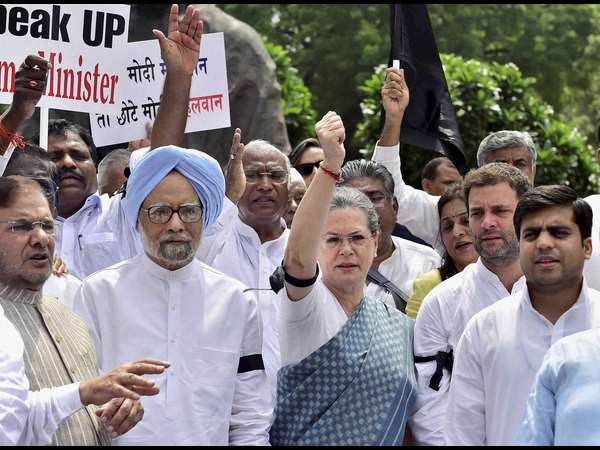 ಶಿವರಾಜ್ ಸಿಂಗ್, ಸುಷ್ಮಾ ರಾಜೀನಾಮೆ ನೀಡಲಿ