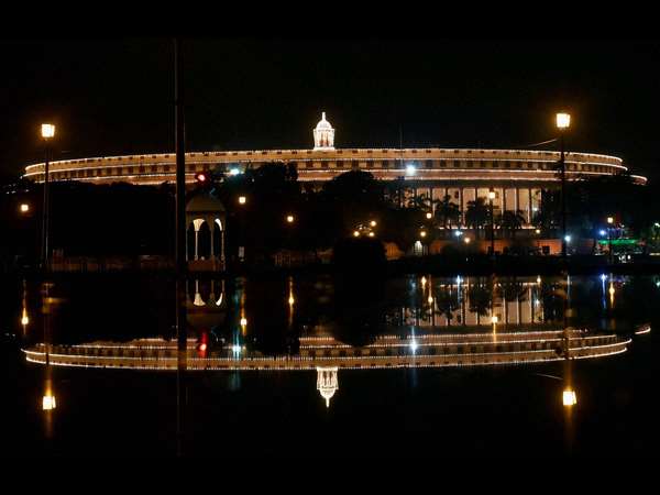 ನವದೆಹಲಿಯಲ್ಲಿ ಸಂಸತ್ತು ಅಲಂಕೃತಗೊಂಡಿದೆ