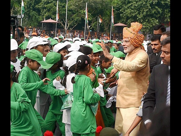 ಮಕ್ಕಳೊಂದಿಗೆ ಮೋದಿ