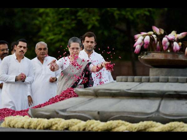 ರಾಜೀವ್ ಗಾಂಧಿಗೆ ನಮನ