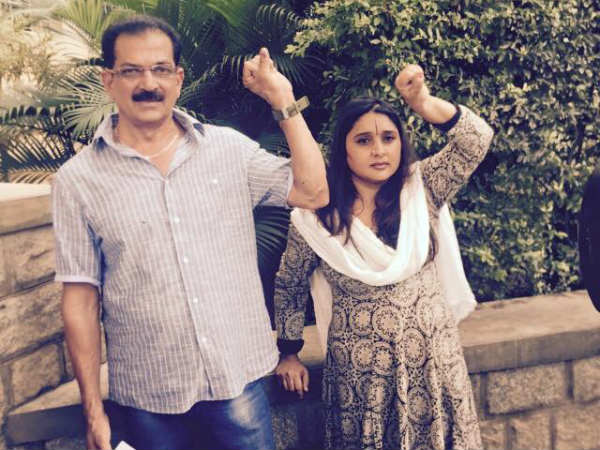 ಮಾಳವಿಕಾ ಅವಿನಾಶ್ ದಂಪತಿ ಮತದಾನ