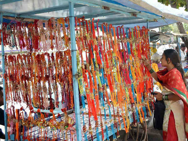 ಅಣ್ಣ ತಂಗಿಯರ ಈ ಬಂಧ ಜನುಜನುಮಗಳ ಅನುಬಂಧ