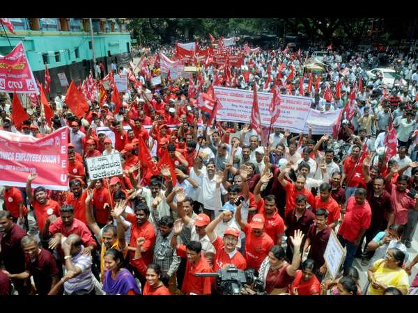 ಬೆಂಗಳೂರಲ್ಲಿ ಕಾರ್ಮಿಕ ಶಕ್ತಿ ಪ್ರದರ್ಶನ