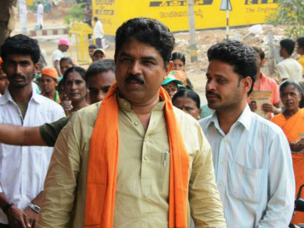 ಇನ್ನೂ ವಿಶ್ವಾಸದಲ್ಲಿ ಇದ್ದಾರೆ, ಅಶೋಕ್