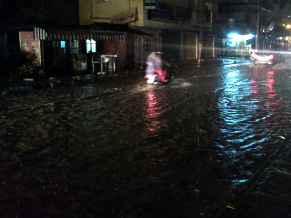 ಹಳ್ಳಕ್ಕೆ ಉರುಳಿದ ಬಸ್ 