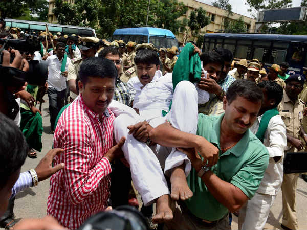 ಪೊಲೀಸರಾದರು ಸಾರಥಿಗಳು