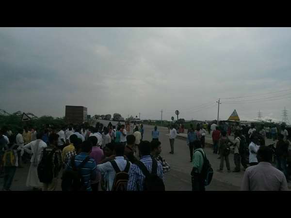 ಎಲ್ಲ ಪಕ್ಷಗಳ ವಿರುದ್ಧ ವಾಗ್ದಾಳಿ