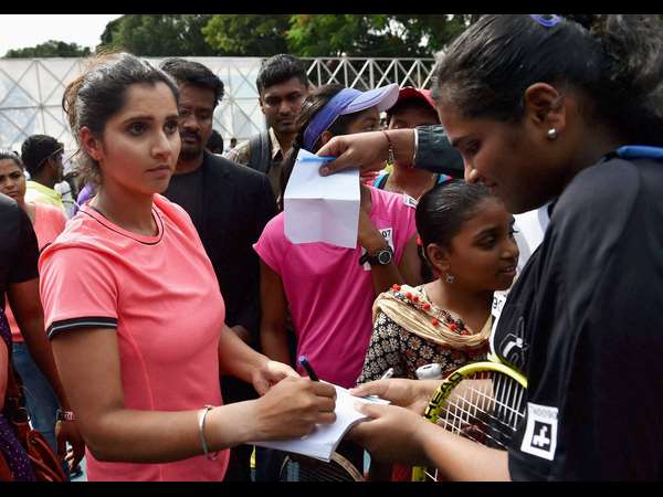 ಸಾನಿಯಾ ಆಟೊಗ್ರಾಫ್ ಸಾನಿಯಾ ಆಟೊಗ್ರಾಫ್
