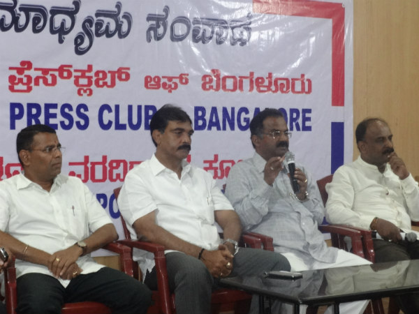 ಜನರು ನೇರವಾಗಿ ಭೇಟಿ ಮಾಡಬಹುದು ಜನರು ನೇರವಾಗಿ ಭೇಟಿ ಮಾಡಬಹುದು