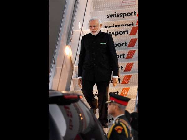  ಬಂದಿಳಿದ ಪ್ರಧಾನಿ