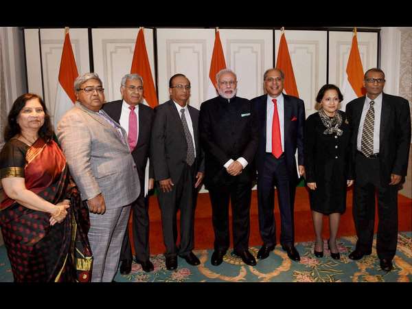  ಗುಜಾರಾತ್ ಸಮುದಾಯದೊಂದಿಗೆ