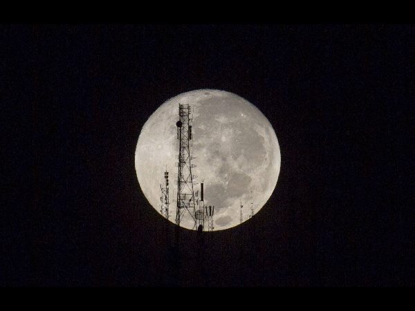  ಭೂಮಿಗೆ ಬಂದ ಬಾನಚಂದಿರ