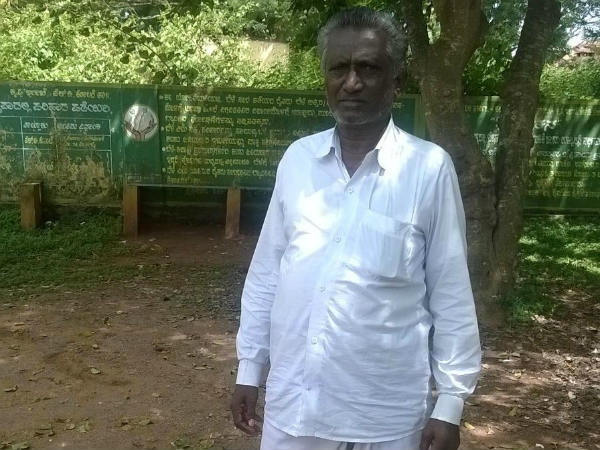 40 ಎಕರೆ ಕೃಷಿ ಭೂಮಿ ಹೊಂದಿದ್ದಾರೆ
