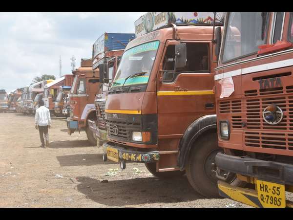 ಸ್ವಯಂಪ್ರೇರಣೆಯಿಂದ ಮುಷ್ಕರ