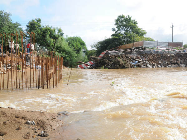 ಕೊಚ್ಚಿ ಹೋದ ರಸ್ತೆಗಳು
