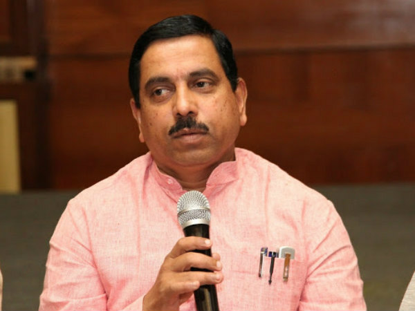 ಮದ್ಯಪಾನ ಮಾಡಿ ಮಗನಿಂದ ಪೊಲೀಸರ ಮೇಲೆ ಹಲ್ಲೆ