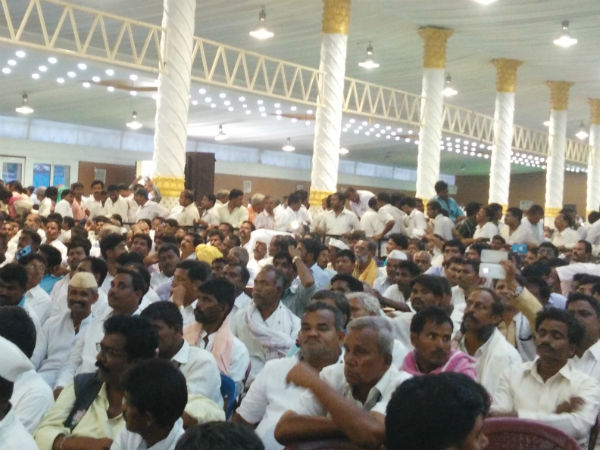 ಎರಡೂವರೆ ಗಂಟೆ ತಡವಾಗಿ ಆರಂಭವಾದ ಕಾರ್ಯಕ್ರಮ