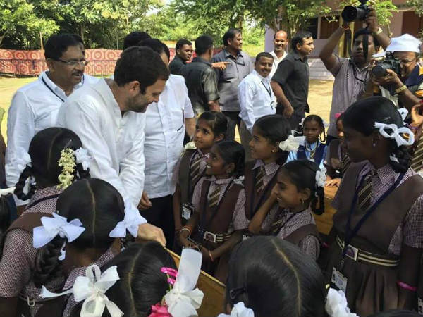 ವಿದ್ಯಾರ್ಥಿಗಳೊಂದಿಗೆ ಸಂವಾದ