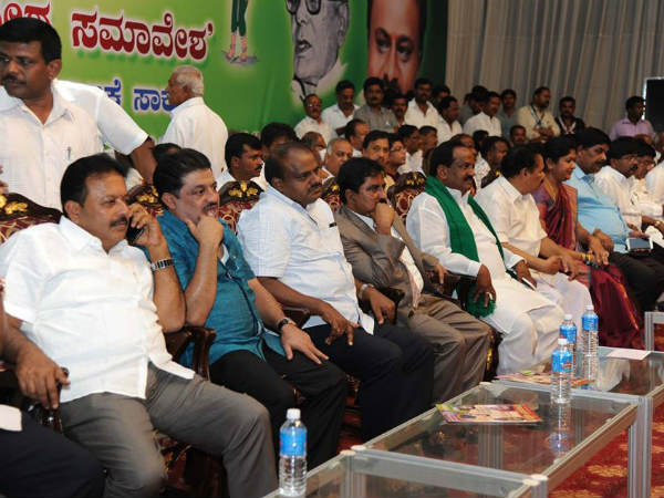 'ಕಾರ್ಯಕರ್ತರಿಗೆ ಎಚ್ಚರಿಕೆ'