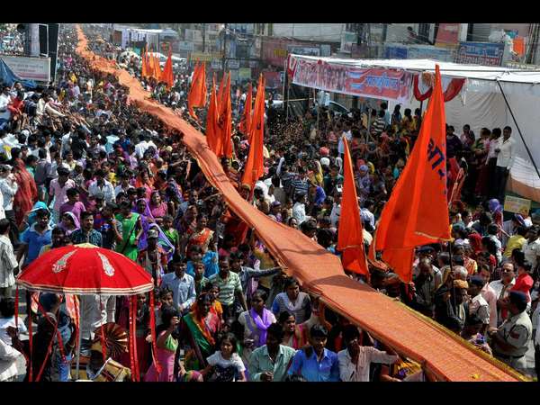 ಇಂದೋರ್ ನಲ್ಲಿ ಮೆರವಣಿಗೆ 