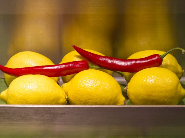 ನಿಂಬೆಹಣ್ಣು, ಕೋಳಿಮೊಟ್ಟೆ