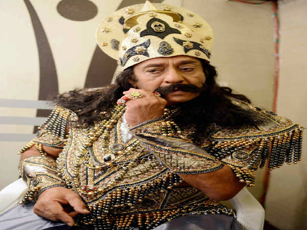 ನಾನು ರಾಜನ ರೀತಿ ಕಾಣಿಸ್ತಿನಾ