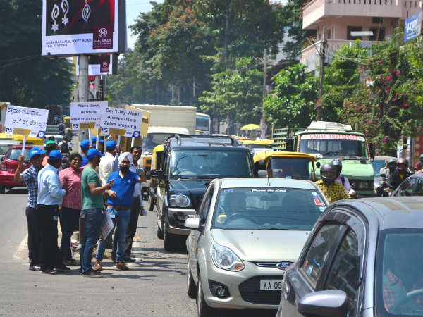 ಬಿಸಿಲಲ್ಲೂ ಜಾಥಾ