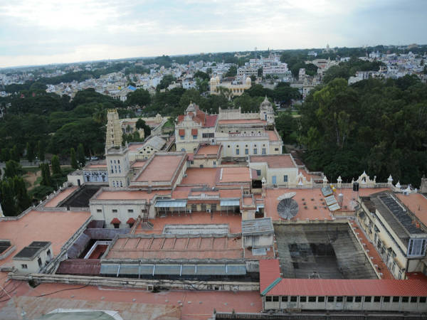 ಹಿಂದೂ ಗ್ರೀಕ್ ಕಲೆಯಲ್ಲಿ ನಿಂತ ಅರಮನೆ