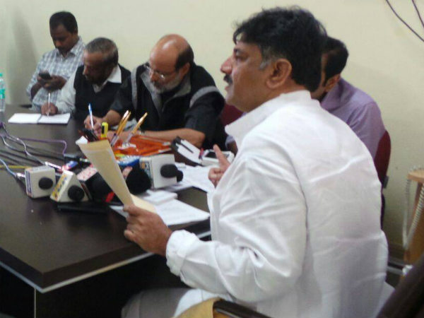 'ಯಾರೇ ಬಂದರೂ ಸ್ವಾಗತ' 'ಯಾರೇ ಬಂದರೂ ಸ್ವಾಗತ'