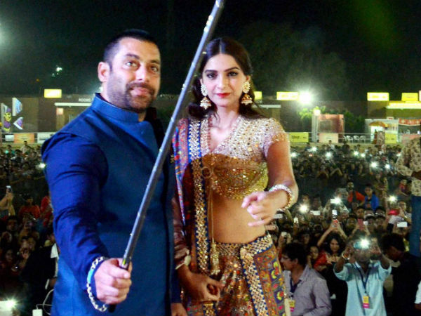 ಸೆಲ್ಫಿ ವಿತ್ ಸೋನಂ