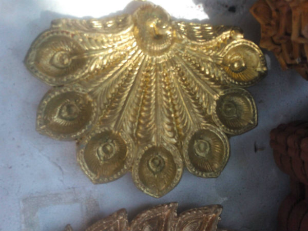 ಎಷ್ಟು ದಿನಗಳ ಮೊದಲೇ ದೀಪಗಳು ಮಾರುಕಟ್ಟೆಗೆ ಬರುತ್ತವೆ?