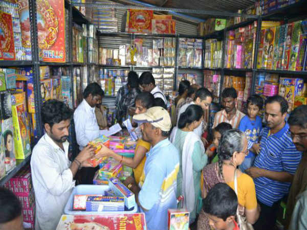 A person has threatened for firecracker shop owner at Mangaluru A person has threatened for firecracker shop owner at Mangaluru