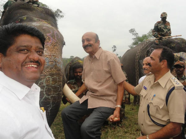 'ಸೋಲಾರ್ ಬೇಲಿ ನಿರ್ಮಾಣ ಮಾಡಬೇಕು'