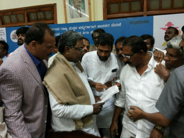 Muslim community of Dakshina kannada appeal to Chief Minister Siddaramaiah to implement their 8 demands Muslim community of Dakshina kannada appeal to Chief Minister Siddaramaiah to implement their 8 demands