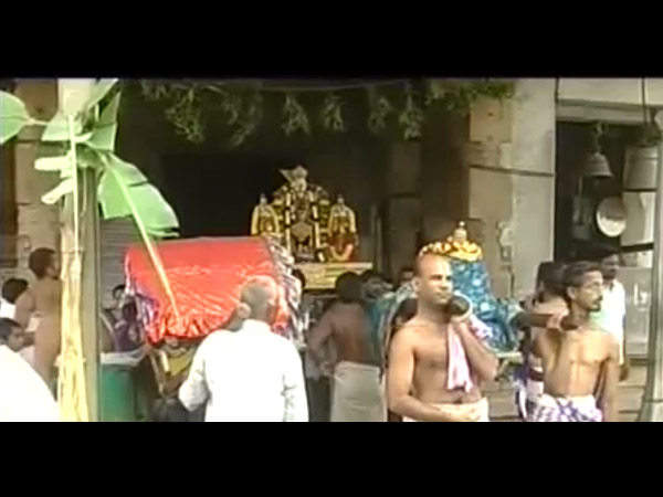 ಯೋಗನಾರಾಯಣಸ್ವಾಮಿಗೆ ಗಿರಿಪ್ರದಕ್ಷಿಣೆ 