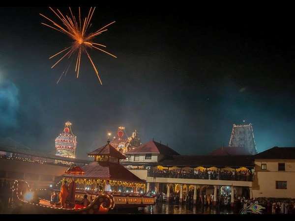 ಉಡುಪಿಯಲ್ಲಿ ಪಟಾಕಿಗಳ ಸಿಡಿತ, ದೀಪಗಳ ಅಲಂಕಾರ