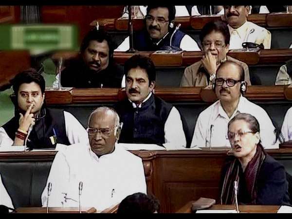 ಸೋನಿಯಾ ಮತ್ತು ಖರ್ಗೆ