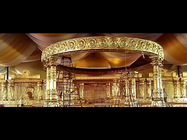 ವೇದಿಕೆಗೆ ಕೋಟಿ ಕೋಟಿ