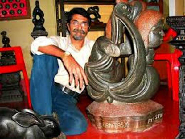 ಕಿರಣ್ ಅವರ ಪ್ರಸಿದ್ಧಿ ಹಿಂದೆ ಯಾರಿದ್ದಾರೆ? ಕಿರಣ್ ಅವರ ಪ್ರಸಿದ್ಧಿ ಹಿಂದೆ ಯಾರಿದ್ದಾರೆ?