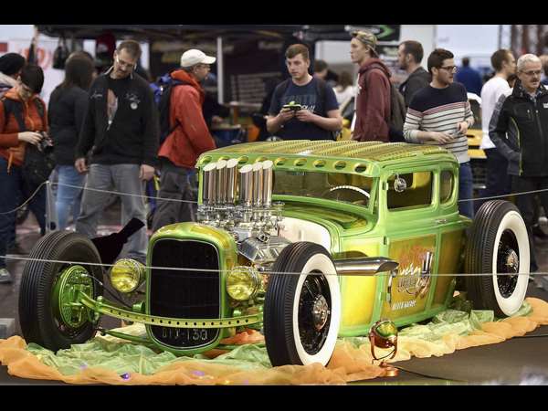  ಹಳೆಯ ಕಾರುಗಳೊಂದಿಗೆ ಪಯಣ