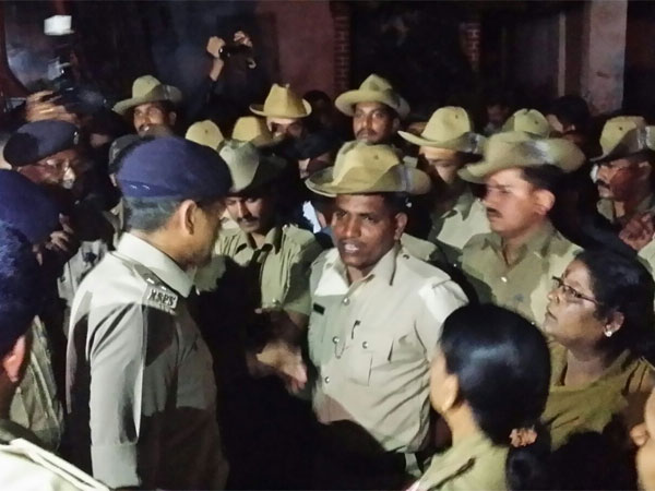 ಪೊಲೀಸರೇ ತಿರುಗಿ ಬಿದ್ದರು 