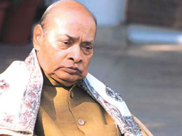 ರಾವ್ ಅವರನ್ನು ಬಲವಂತವಾಗಿ ಎಳೆತರಲಾಯಿತು ರಾವ್ ಅವರನ್ನು ಬಲವಂತವಾಗಿ ಎಳೆತರಲಾಯಿತು