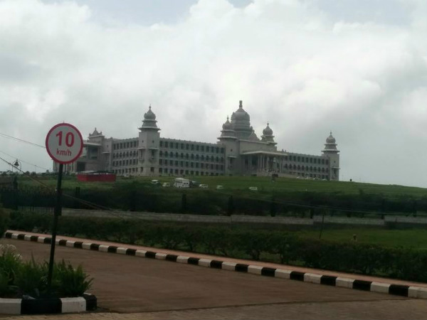 suvarna vidhana soudha