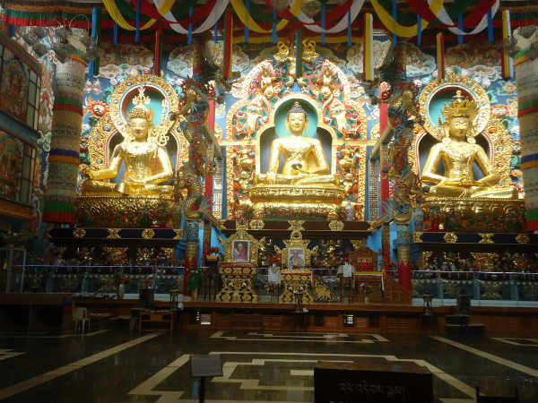 ಮೂರು ಬೃಹತ್ ಪ್ರಧಾನ ಮೂರ್ತಿ ಒಳಗೆ ಏನಿದೆ?