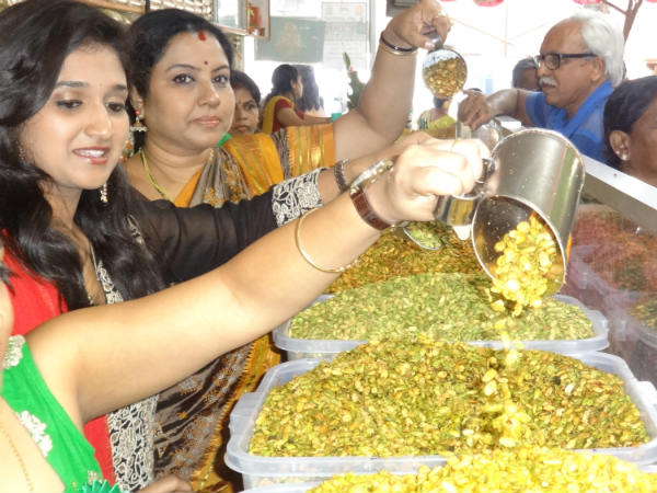 ಮೇಳ ಪರಿಷೆಯಾಗಿದೆ